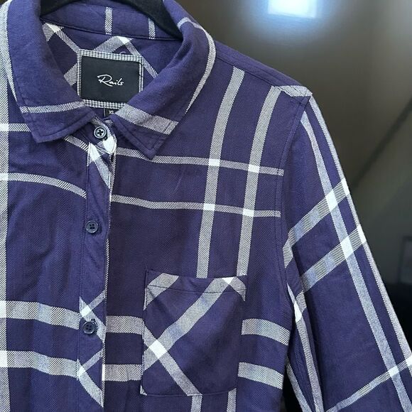 Rails Hunter Button Down Shirt in Midnight White Pine - Picture 2 of 8